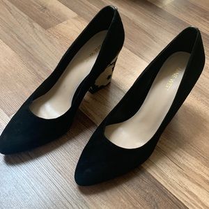 Nine West heels with embroidered gold and black heel